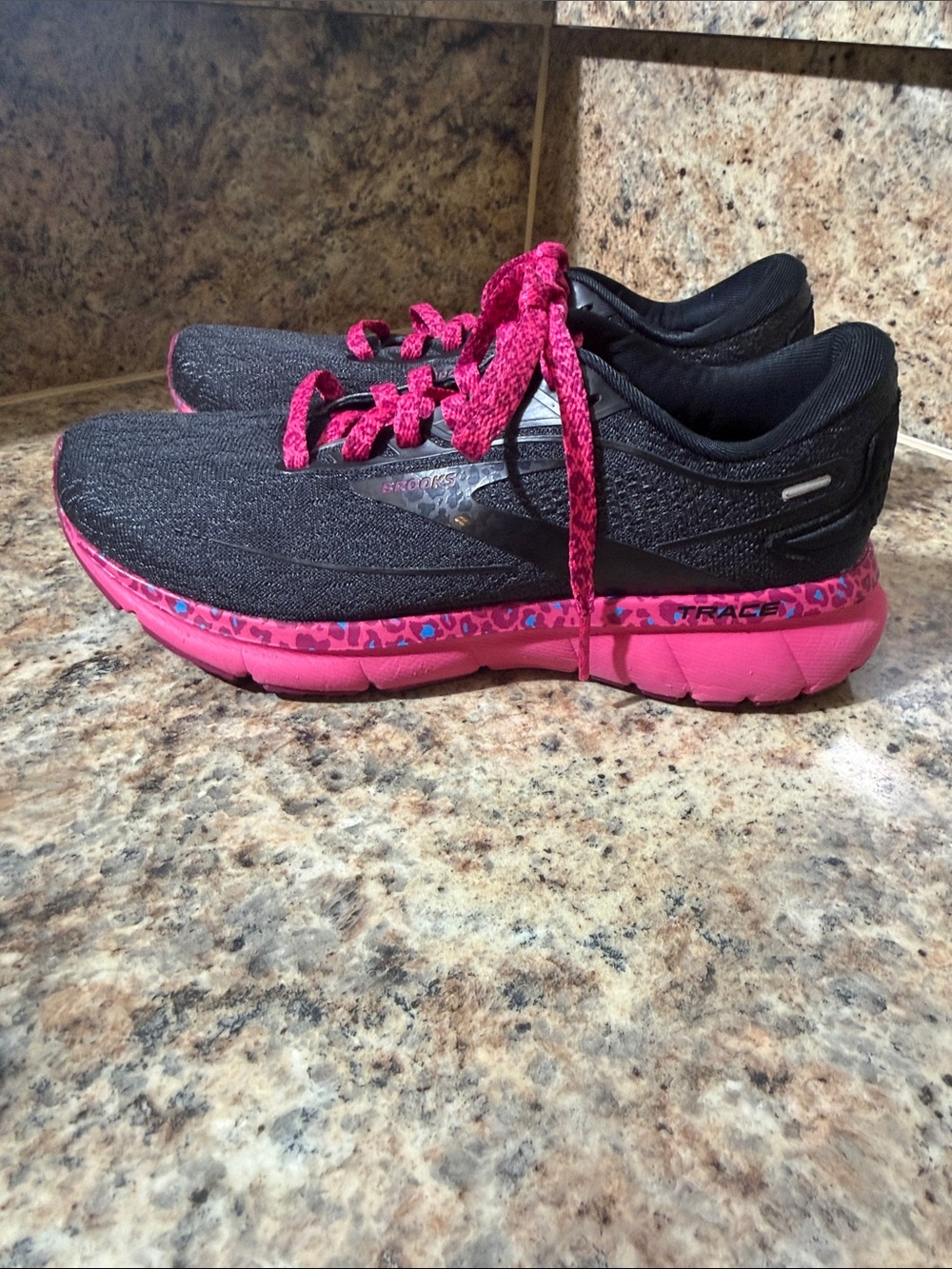 Brooks Trace 2 Womens Size 6.5 Black Pink Cheetah Athletic Running Shoes